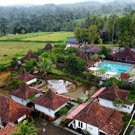 فيلا Kampoeng Joglo Ijen بانيووانجى المظهر الخارجي الصورة