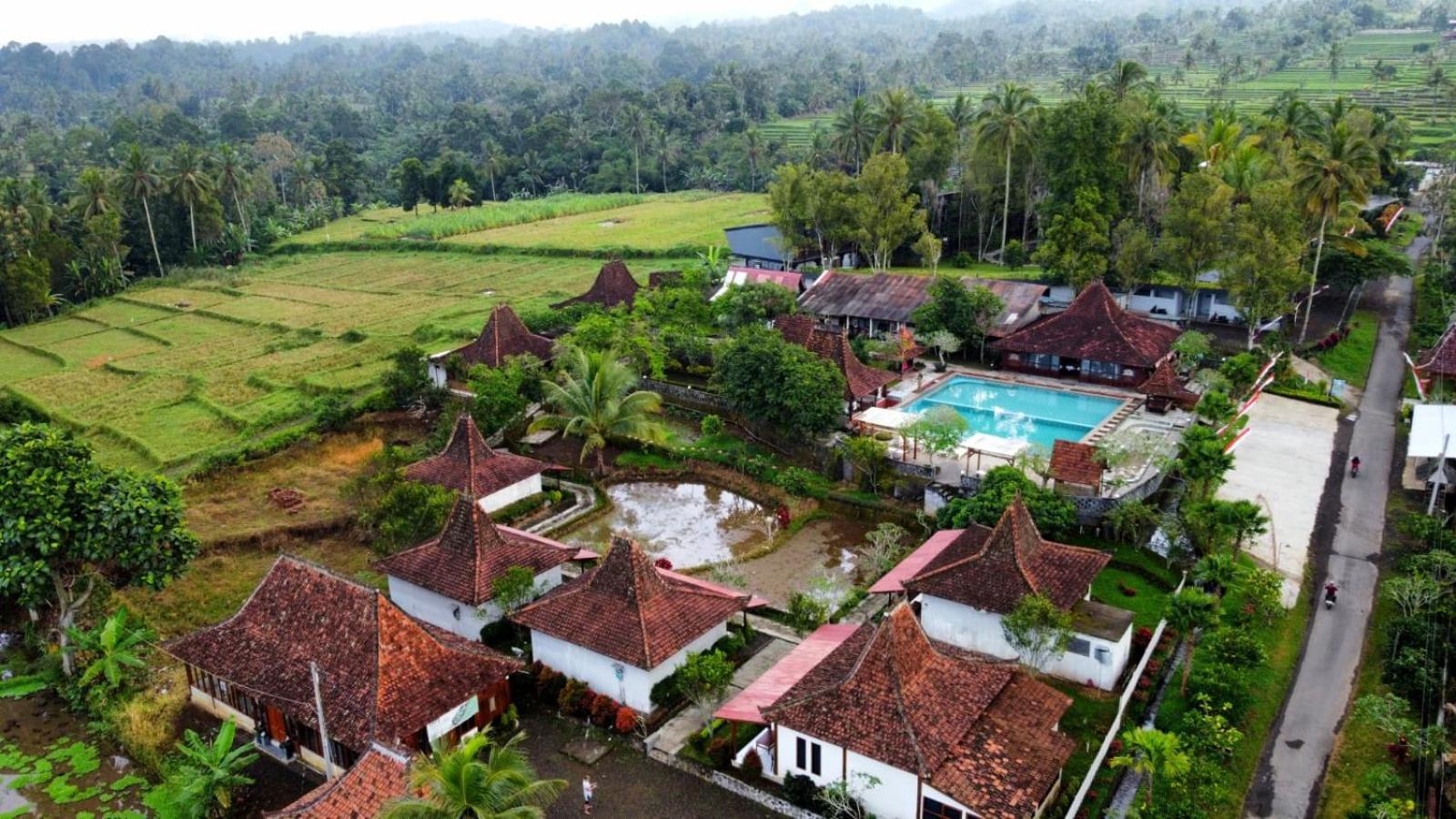 فيلا Kampoeng Joglo Ijen بانيووانجى المظهر الخارجي الصورة