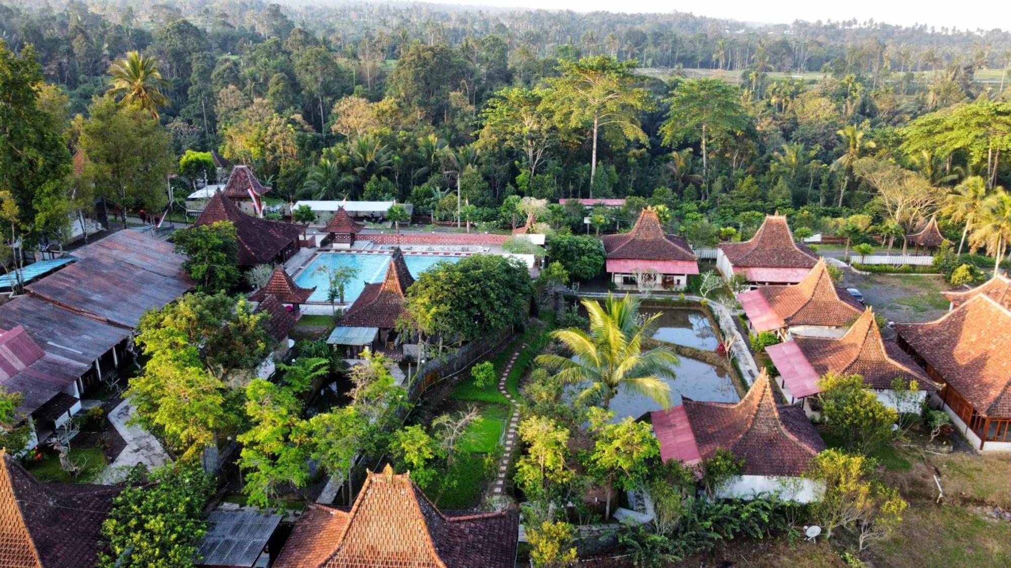 فيلا Kampoeng Joglo Ijen بانيووانجى المظهر الخارجي الصورة