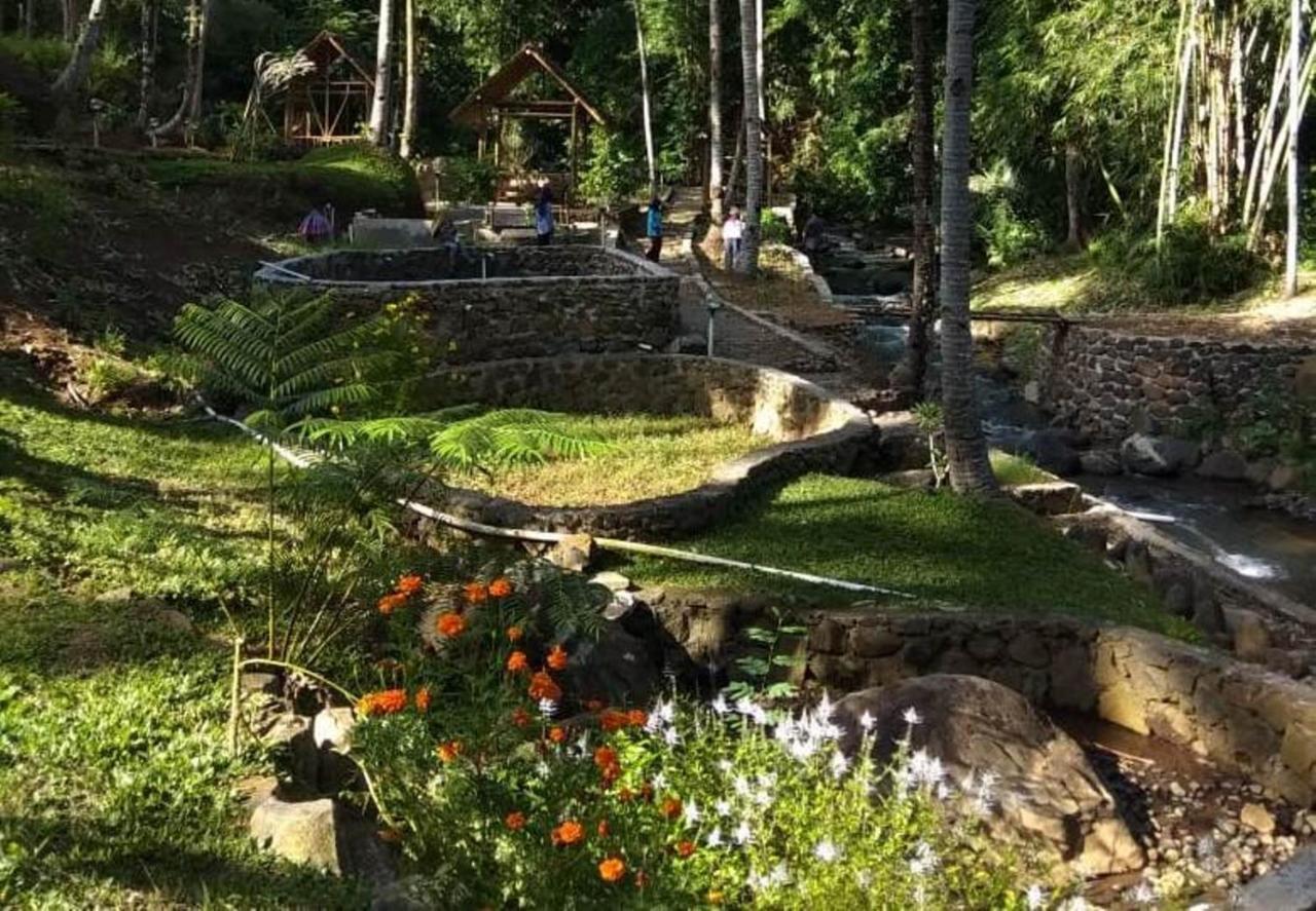 فيلا Kampoeng Joglo Ijen بانيووانجى المظهر الخارجي الصورة